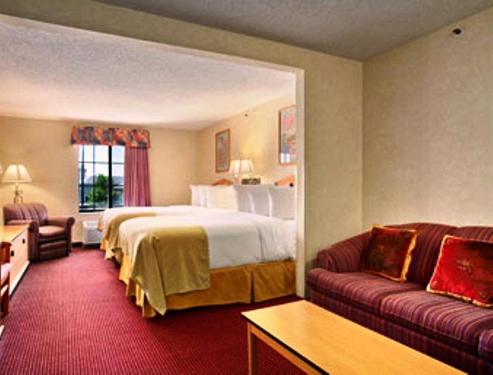 Americinn & International Airport Hotel