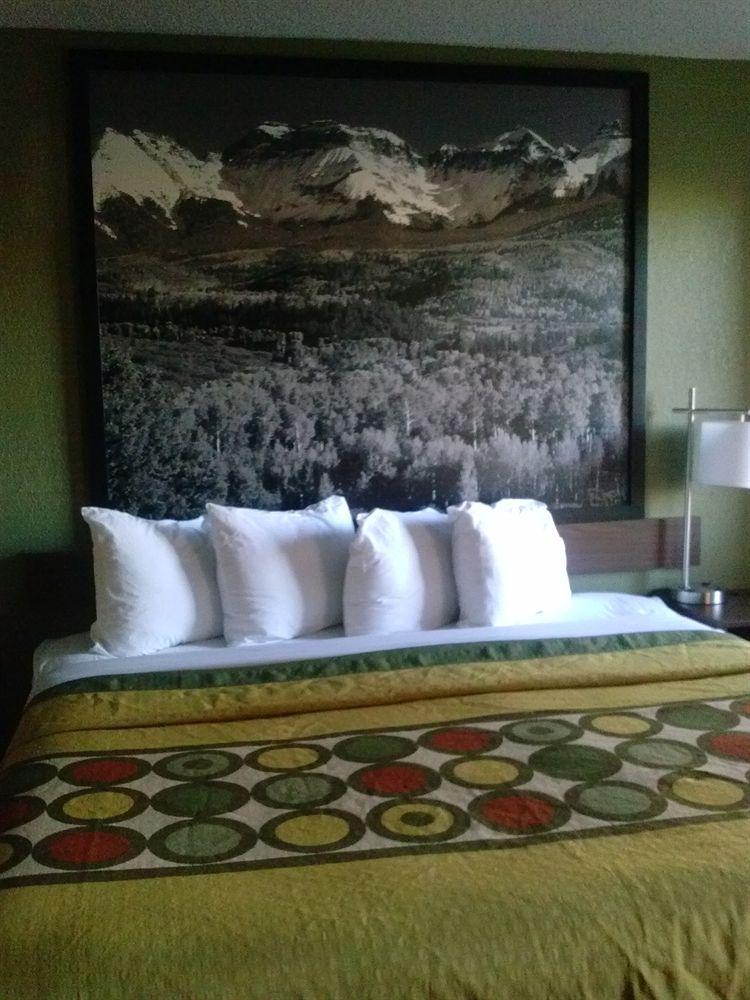 Super 8 By Wyndham Denver