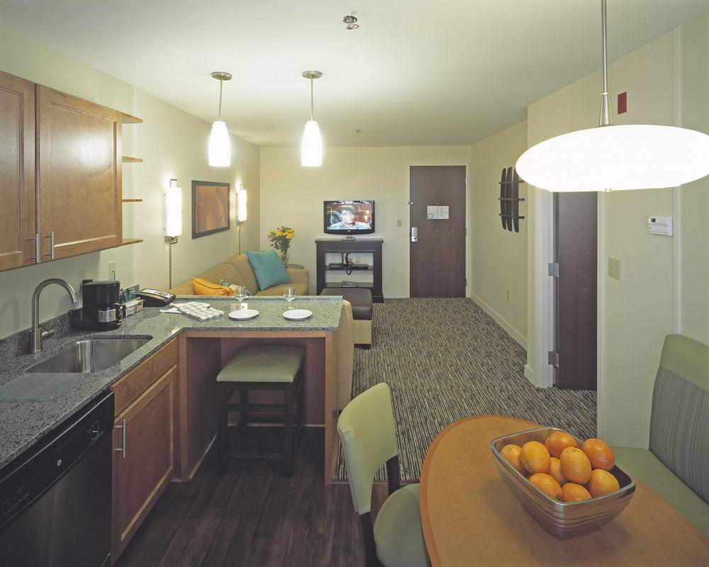 Hyatt House Airport 3*