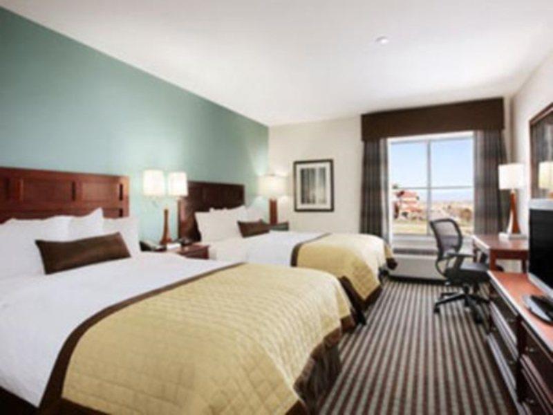 Hotel Baymont By Wyndham International Airport Denver