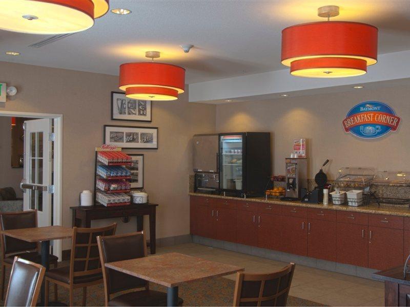 Hotel Baymont By Wyndham International Airport 3*