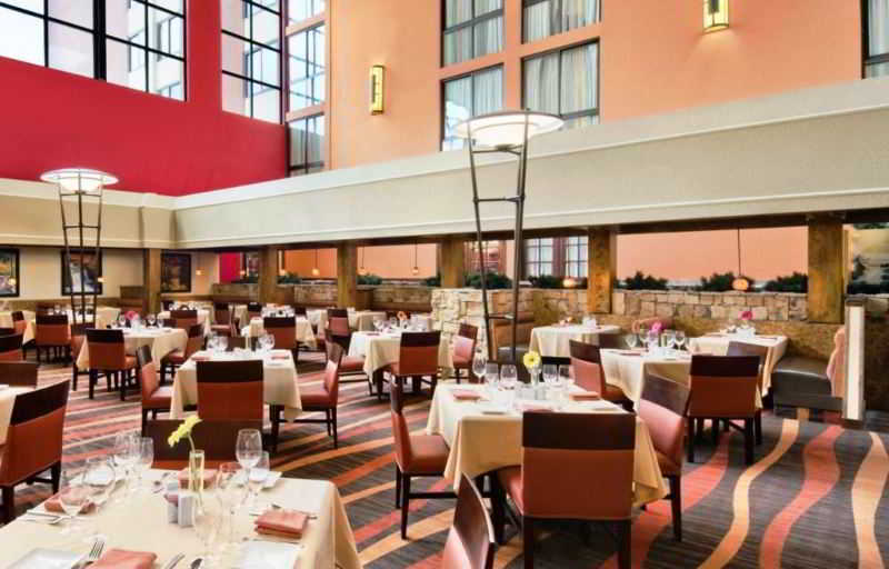 Crowne Plaza International Airport, An Ihg Hotel