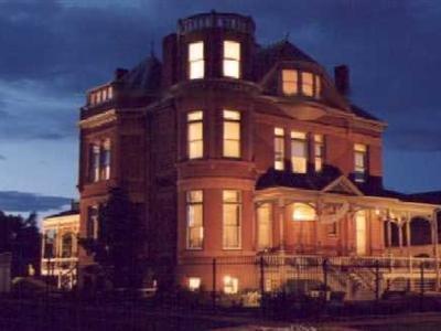 Bed & Breakfast Lumber Baron And Gardens
