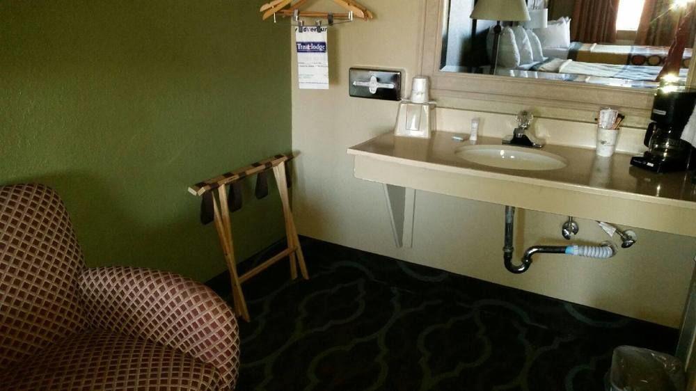 Super 8 By Wyndham Denver
