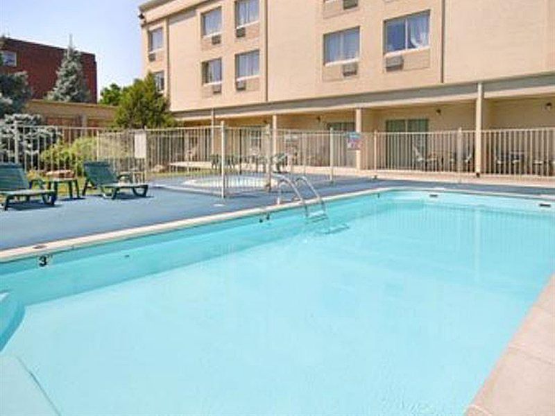 Hotel Ramada By Wyndham Downtown Denver
