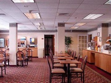 Americinn By Wyndham Airport Hotel 2*