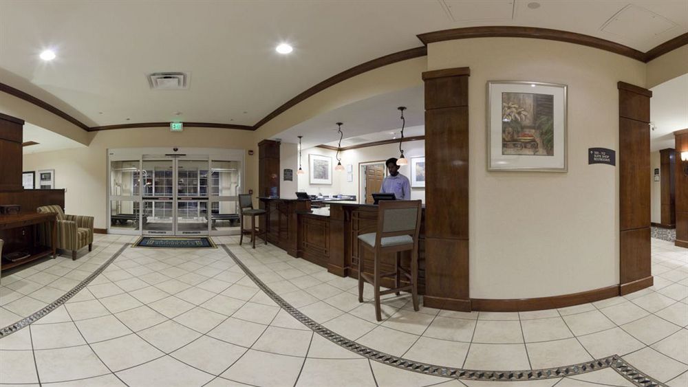 Hotel Staybridge International Airport By Ihg 3*