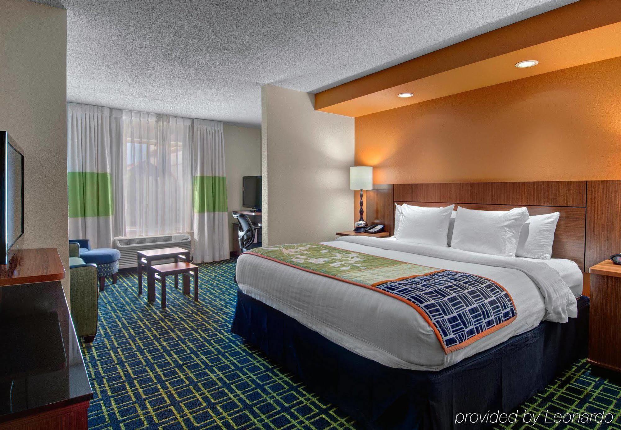 Hotel Fairfield & Airport 3*