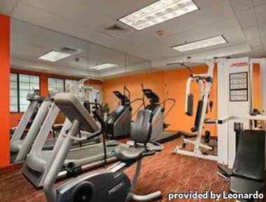 Hotel Americinn By Wyndham Airport 2*