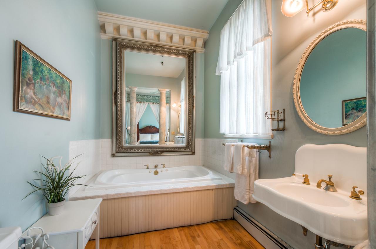 Lumber Baron And Gardens Bed & Breakfast