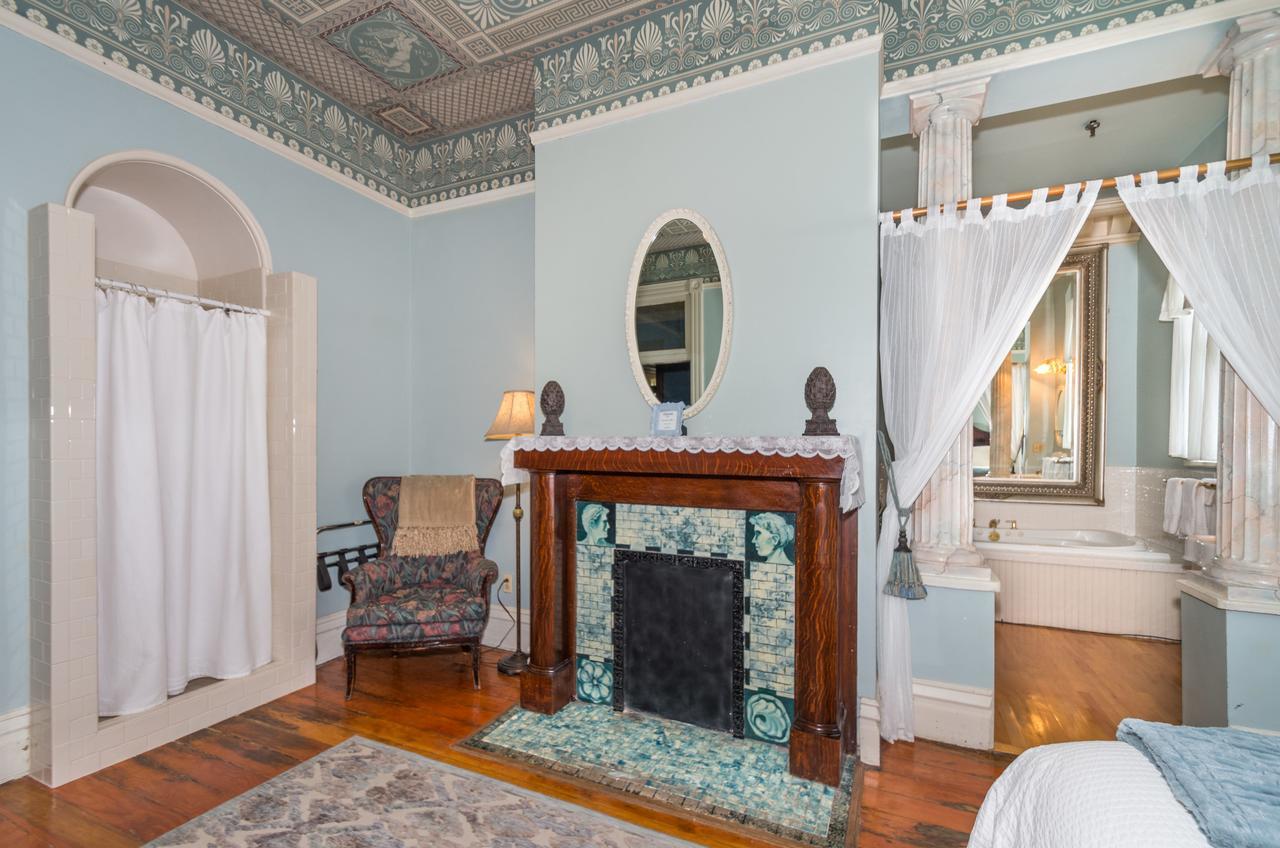 Lumber Baron And Gardens Bed & Breakfast 3*