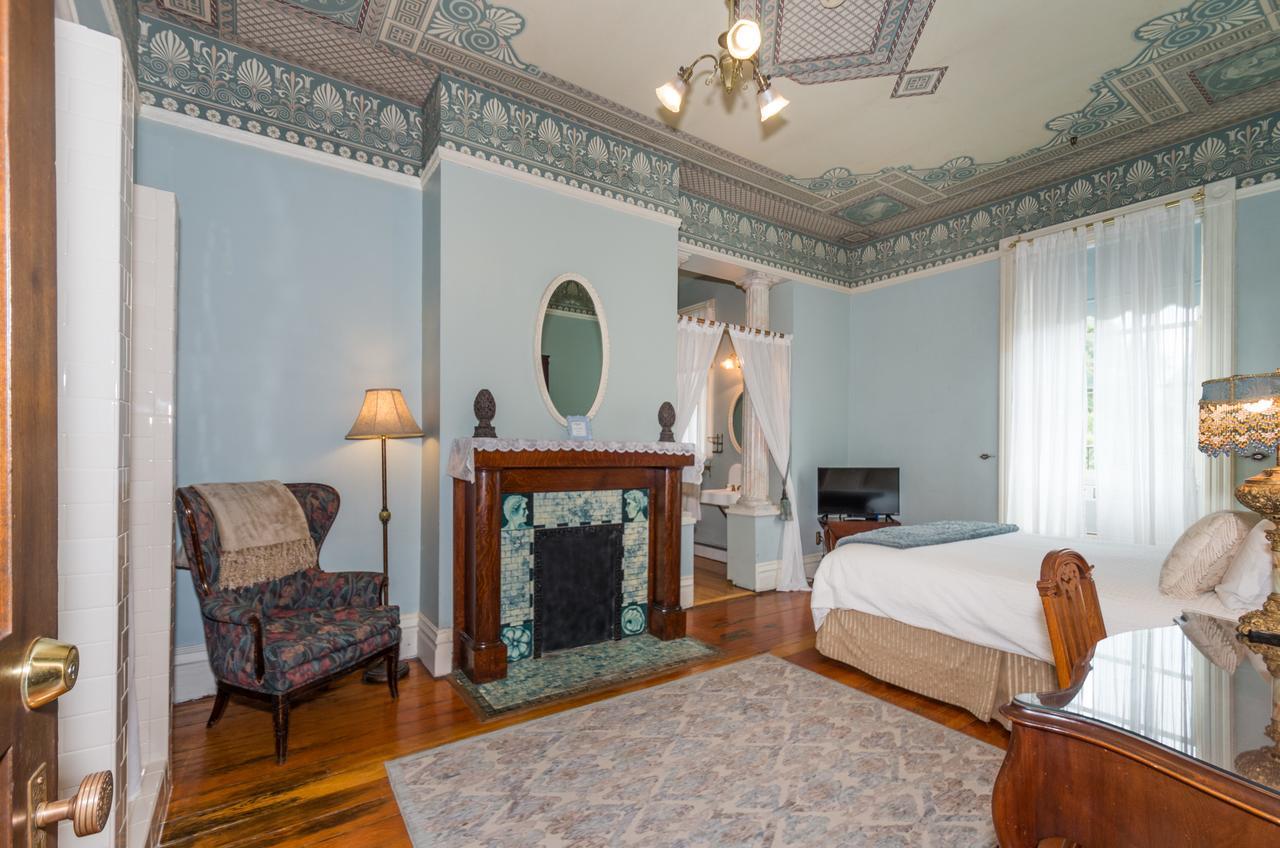 Lumber Baron And Gardens Bed & Breakfast 3*