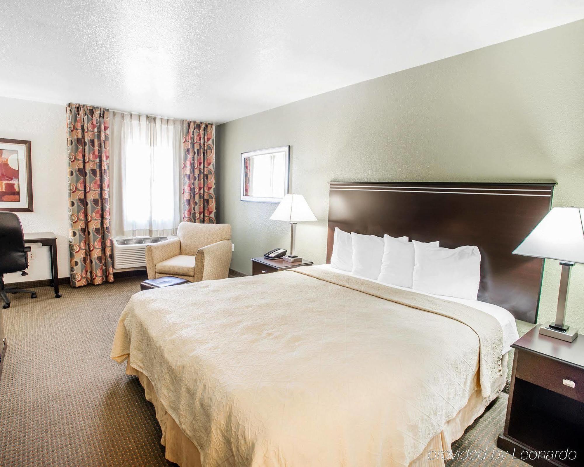 Hotel Quality & International Airport 3*