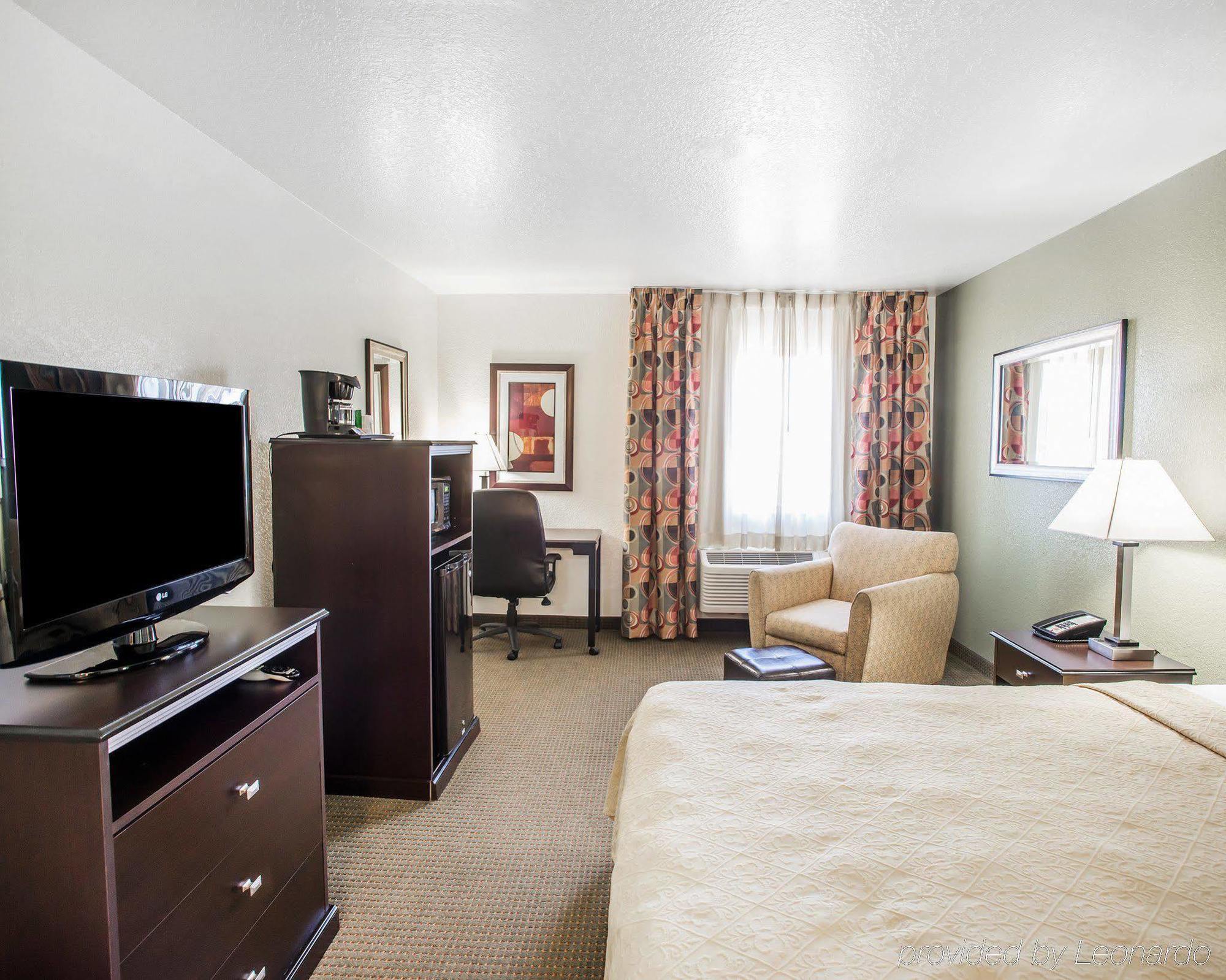 Hotel Quality & International Airport 3*