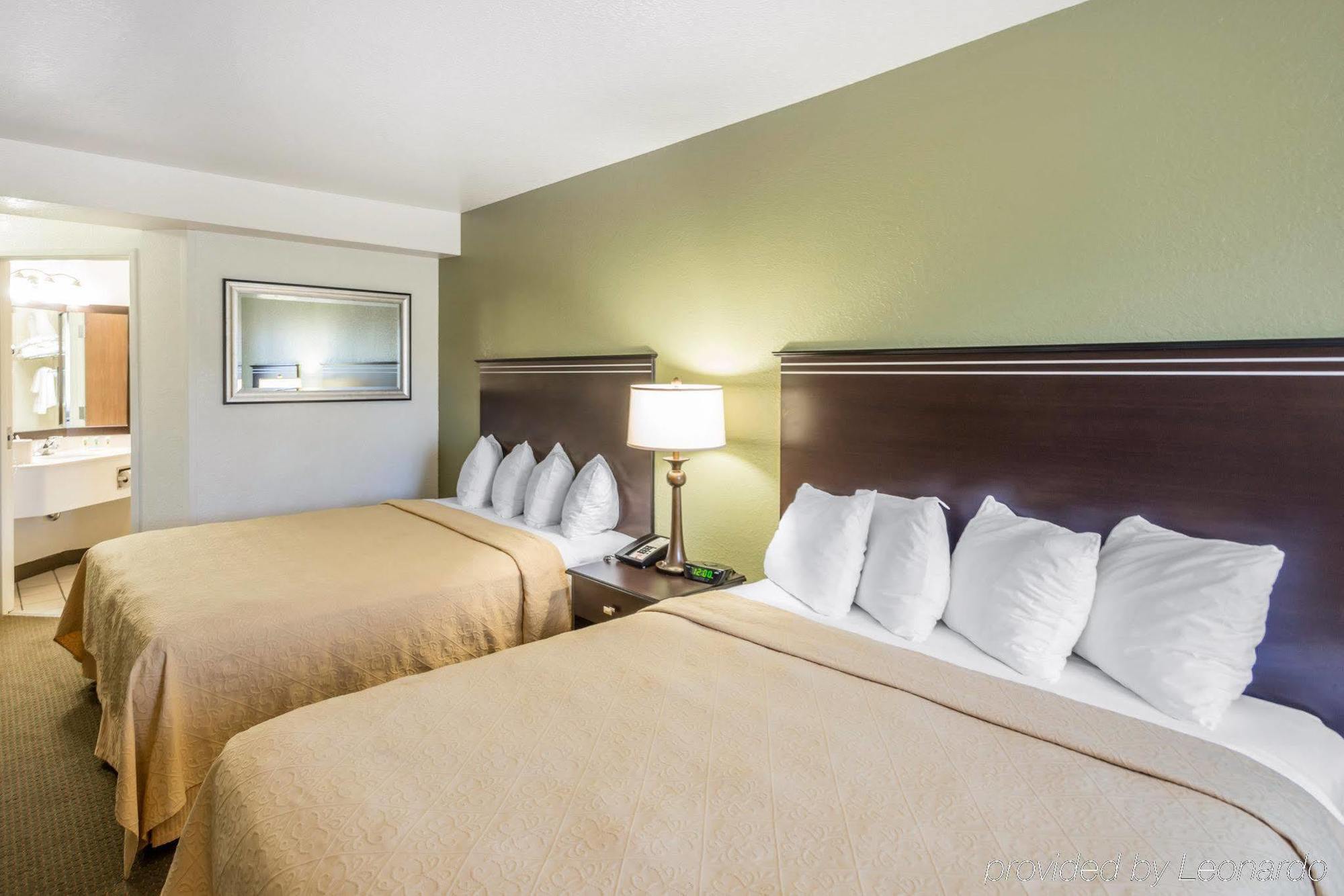 Quality & International Airport 3*