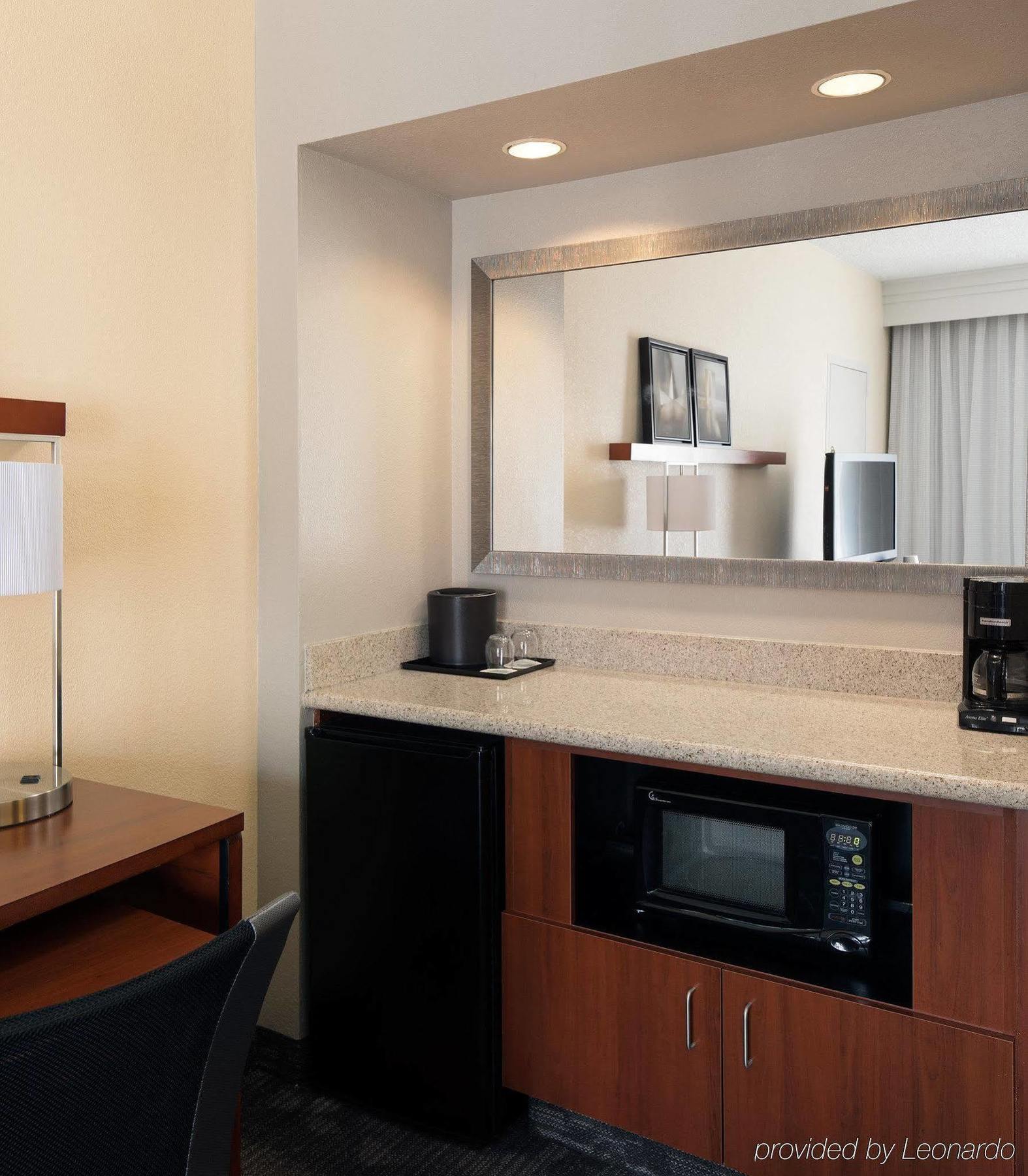 Courtyard By Marriott Park