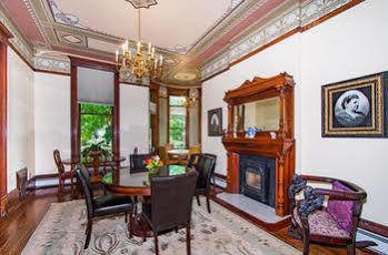 Bed & Breakfast Lumber Baron And Gardens