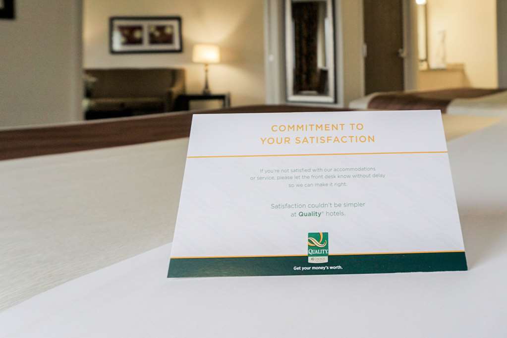 Quality & International Airport Hotel