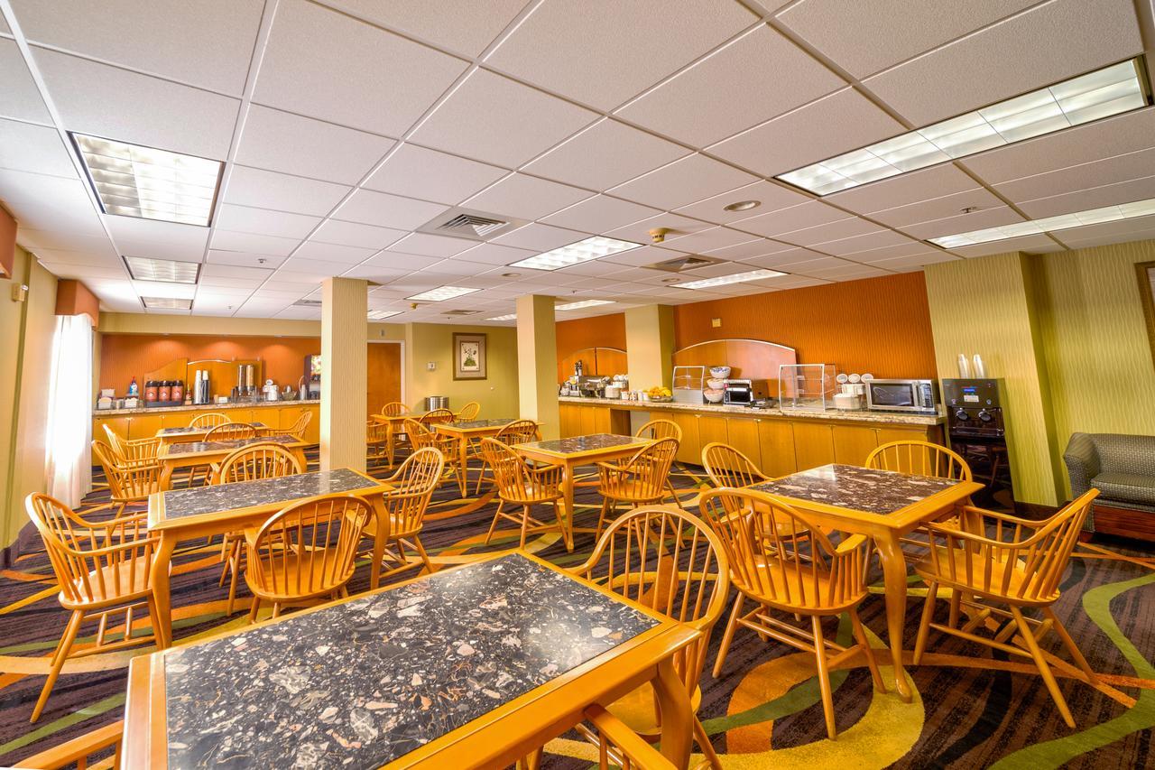 Americinn & International Airport Hotel 2*