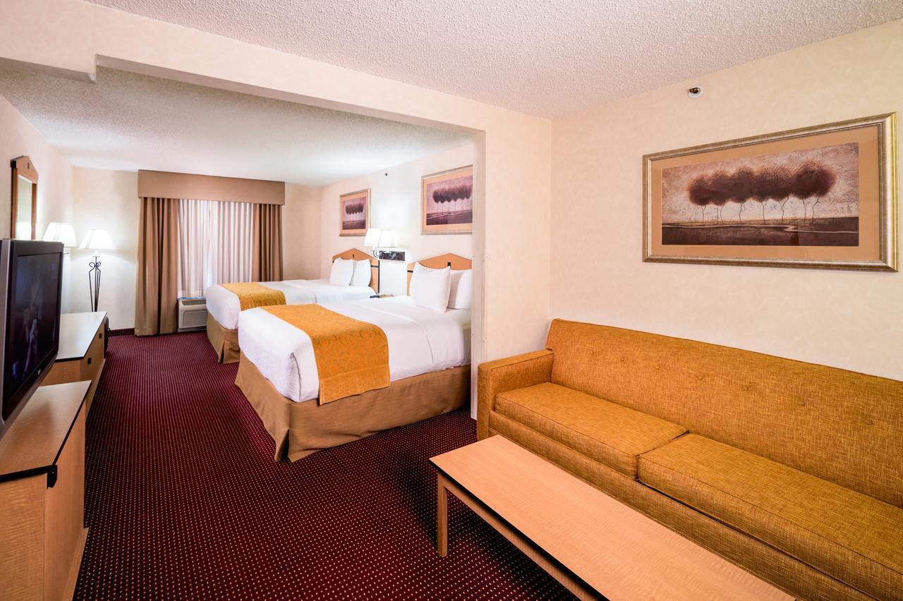 Americinn & International Airport