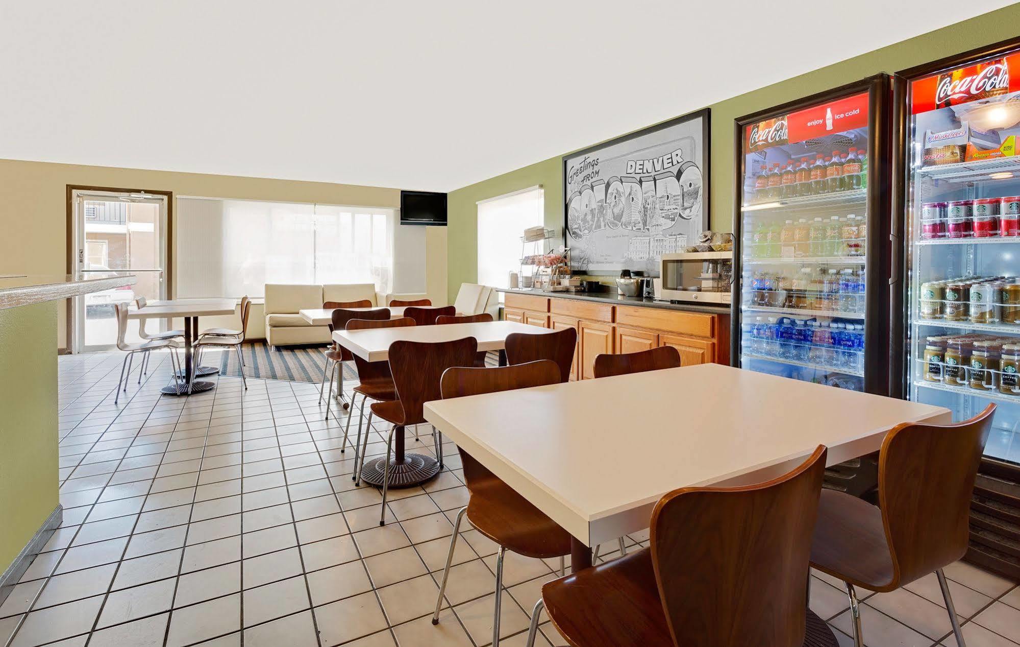 Super 8 By Wyndham Motel