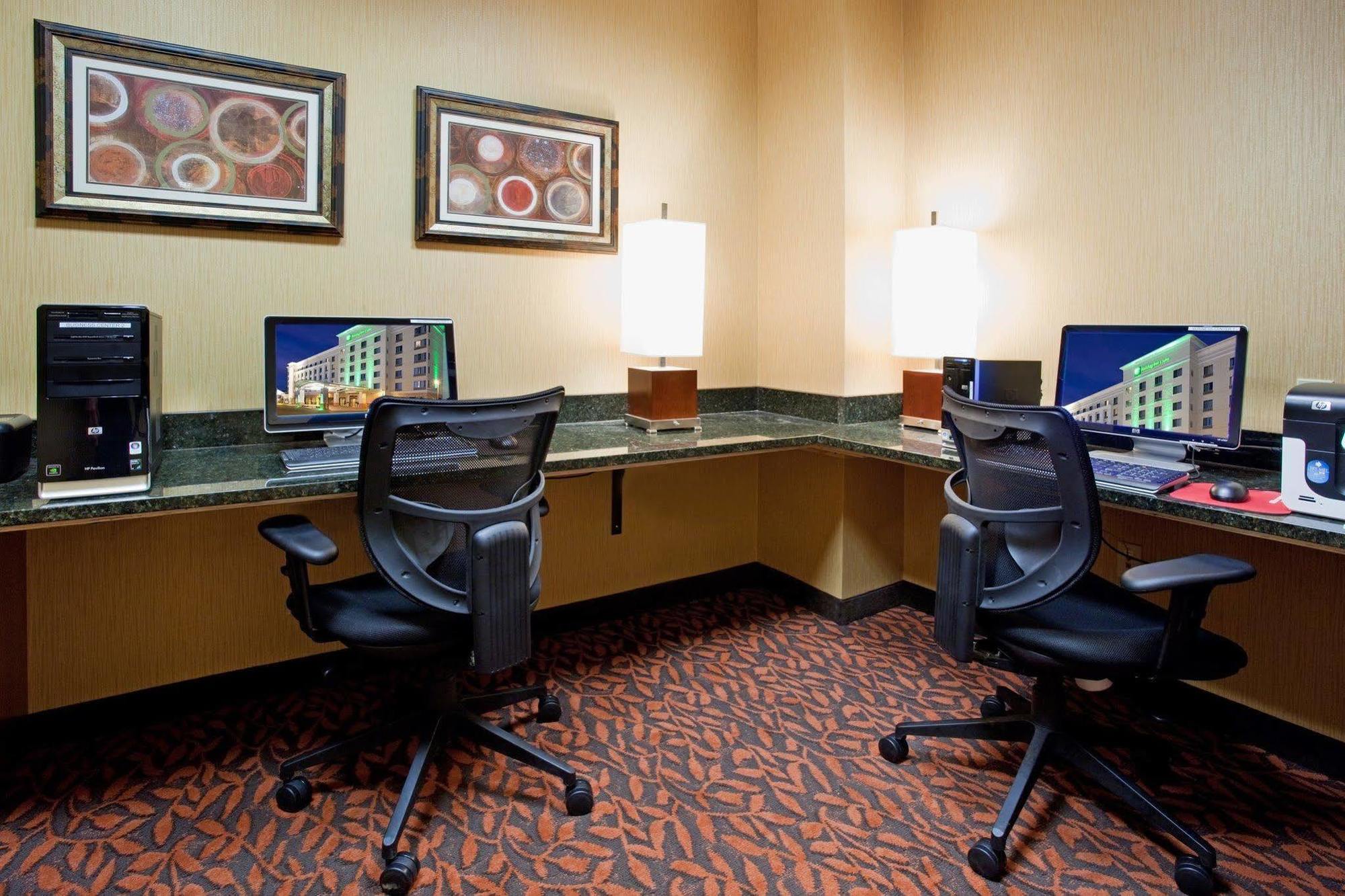 Doubletree By Hilton International Airport, Co Hotel