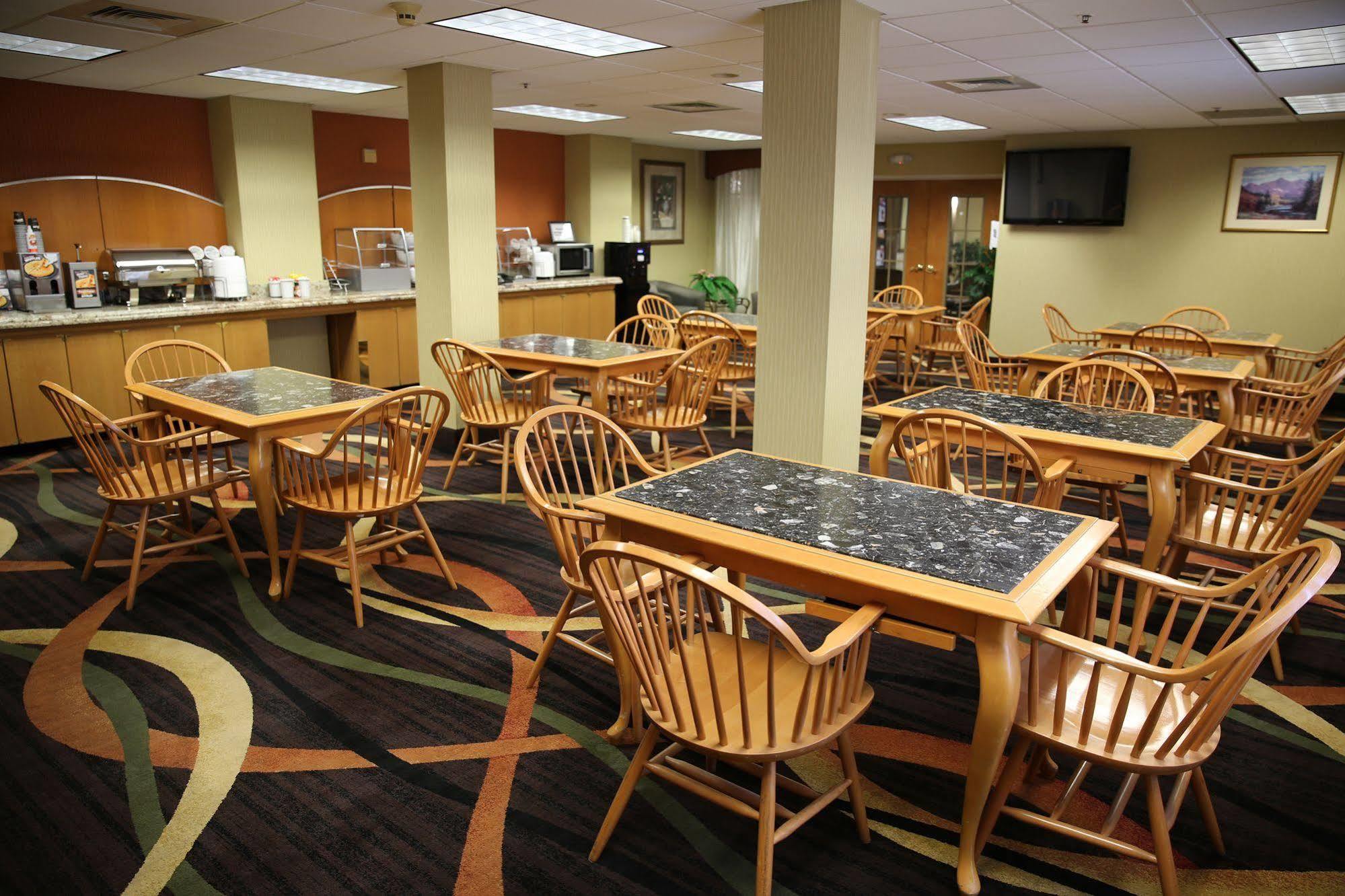 Americinn & International Airport Hotel Denver