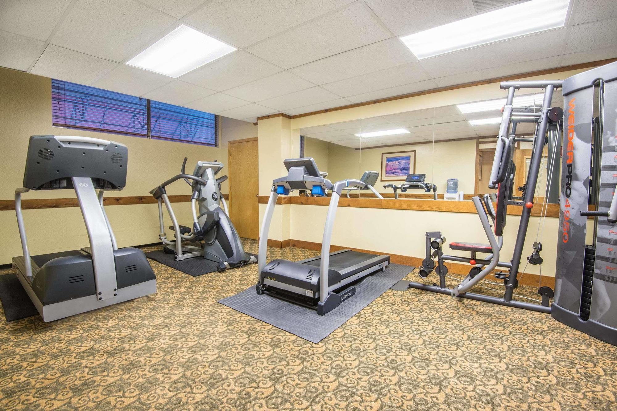 Ramada By Wyndham Downtown Hotel 3*