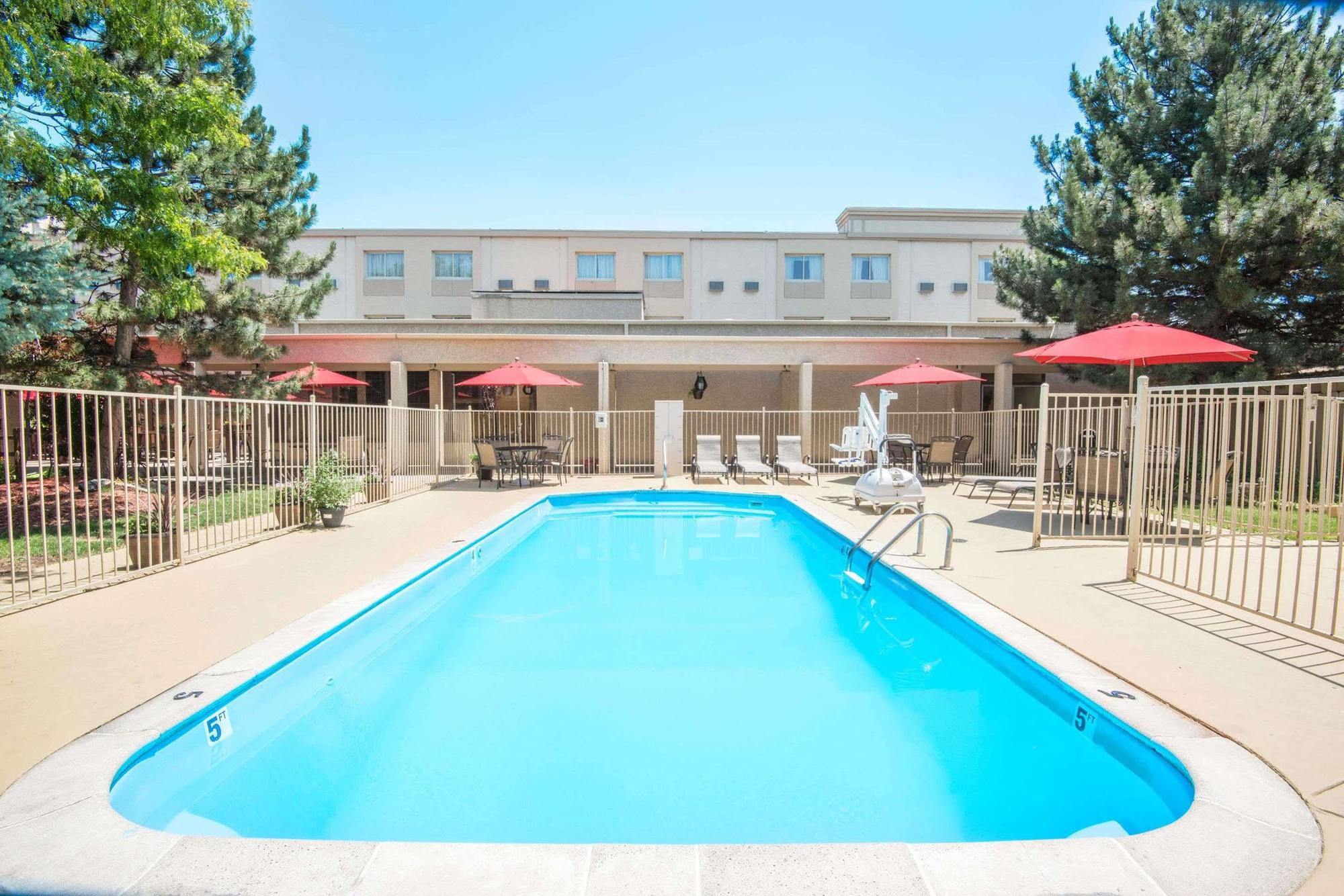 Hotel Ramada By Wyndham Downtown