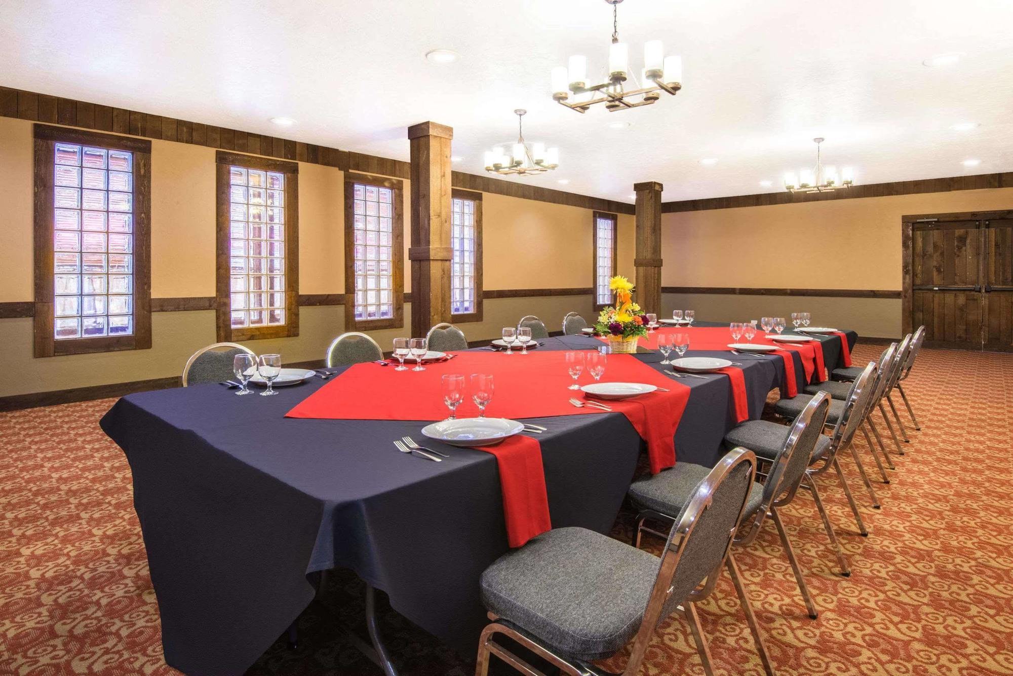 Ramada By Wyndham Downtown Denver
