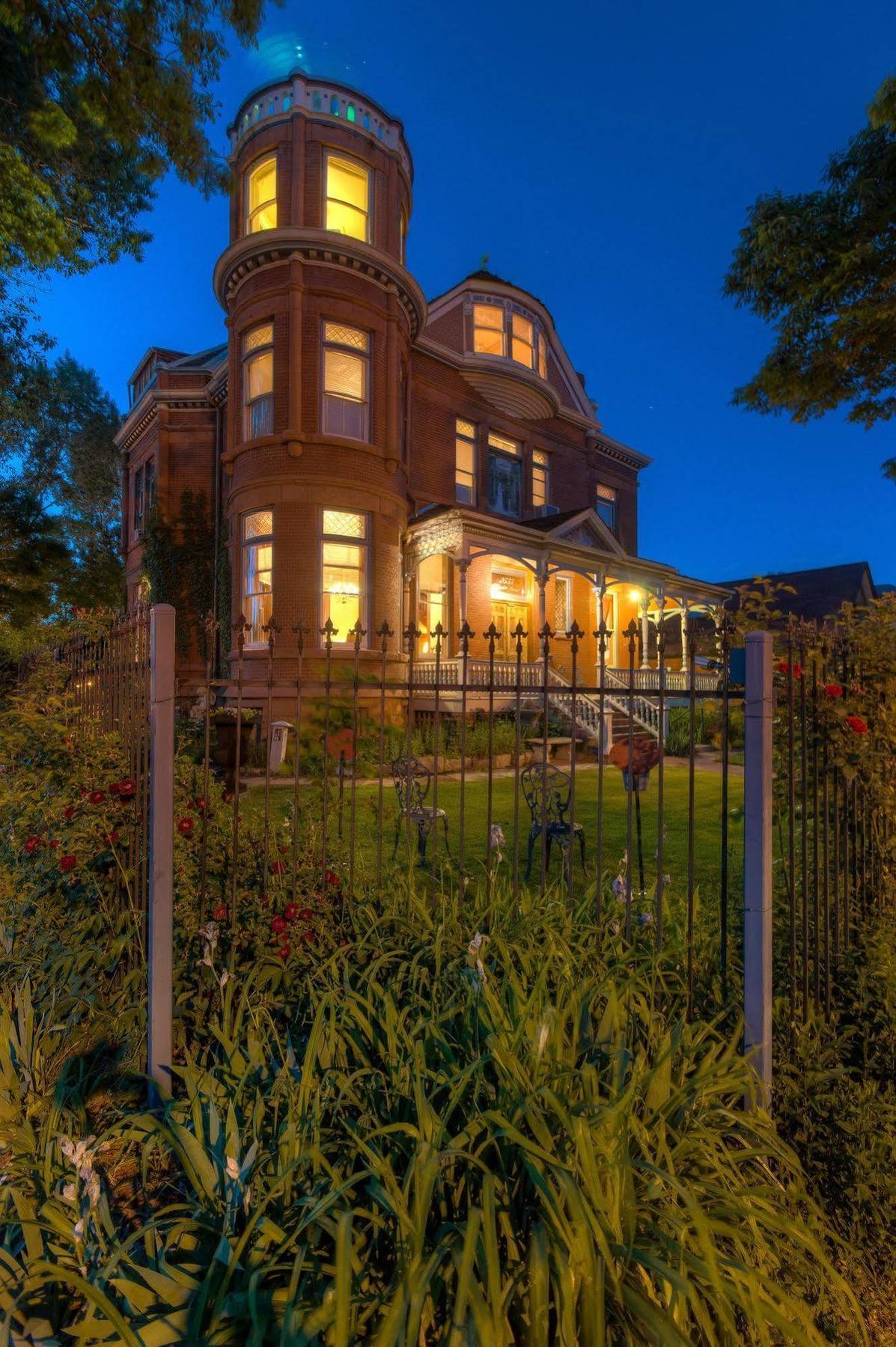 Bed & Breakfast Lumber Baron And Gardens 3*