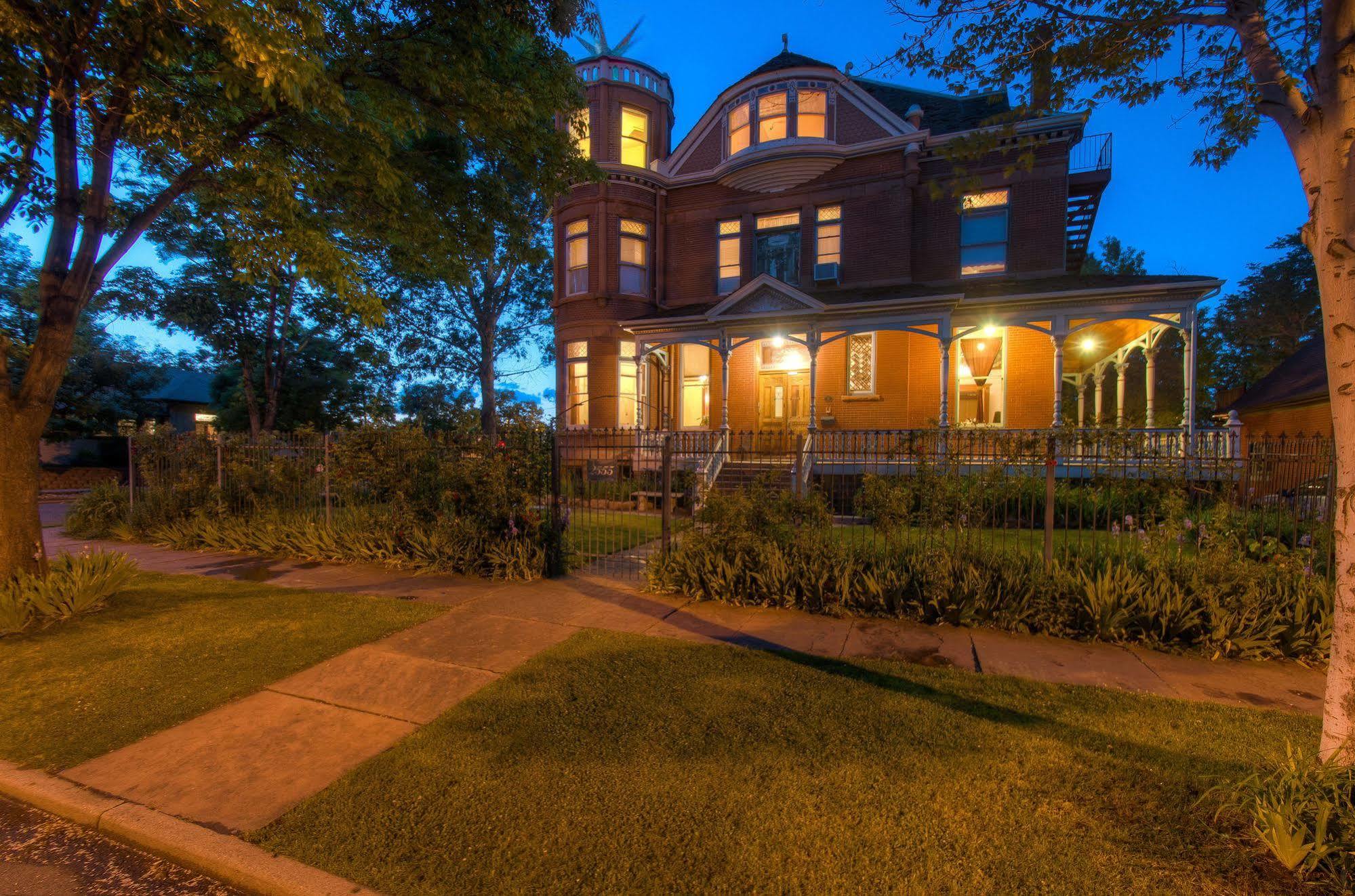 Lumber Baron And Gardens Bed & Breakfast 3*