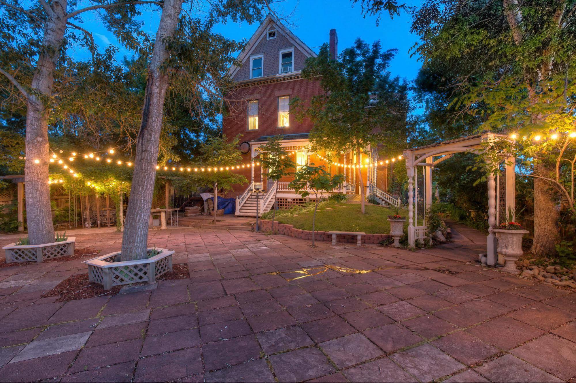 Bed & Breakfast Lumber Baron And Gardens