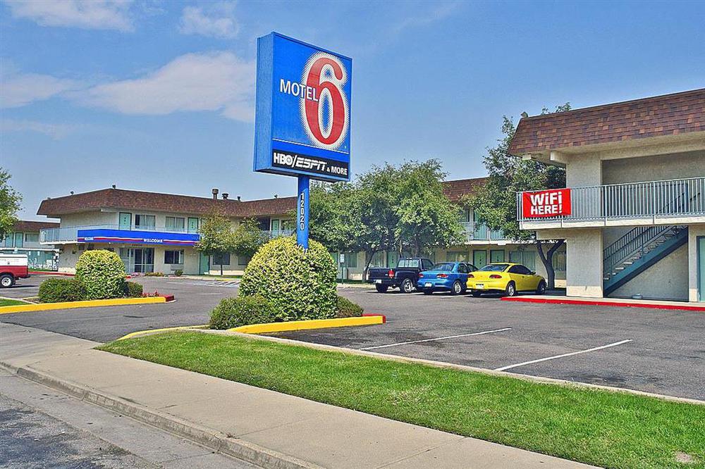 Hotel 6-denver, Co - Airport 2*