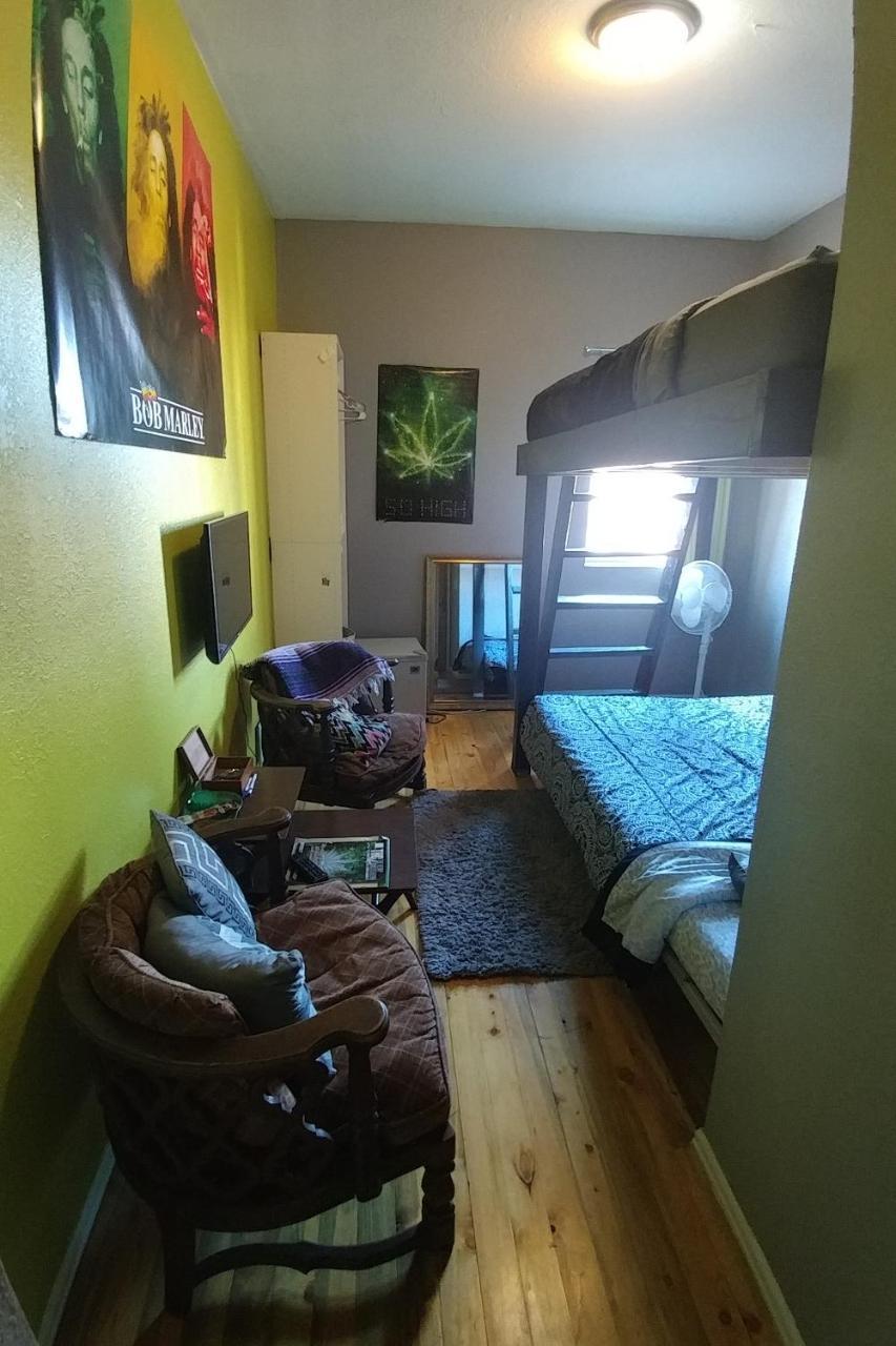 Bed & Breakfast Stout House *