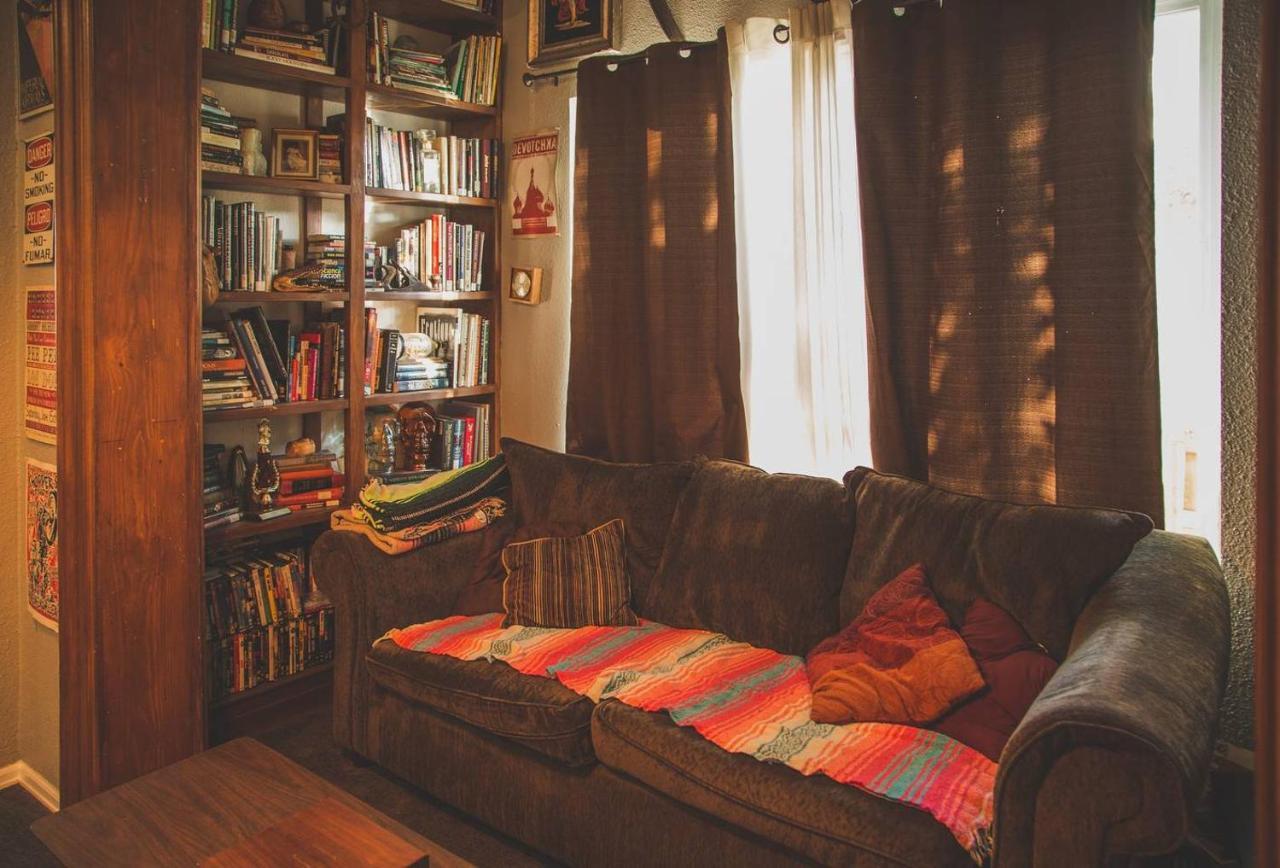 Stout House Bed & Breakfast *