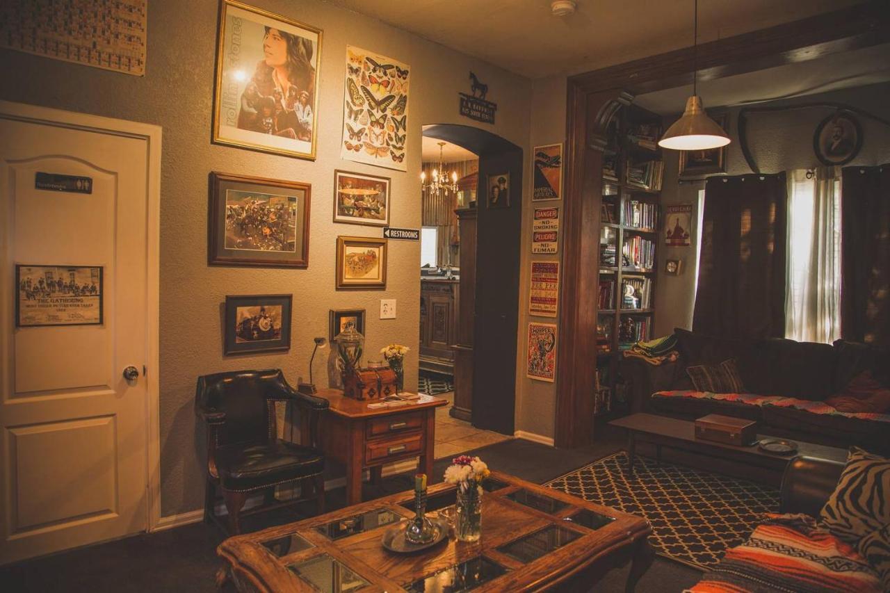 Stout House Bed & Breakfast *