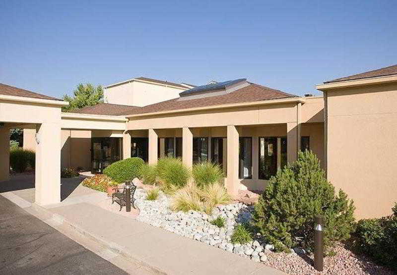 Courtyard By Marriott Park Hotel