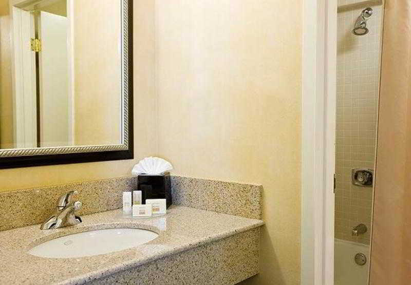 Courtyard By Marriott Park Hotel 3*