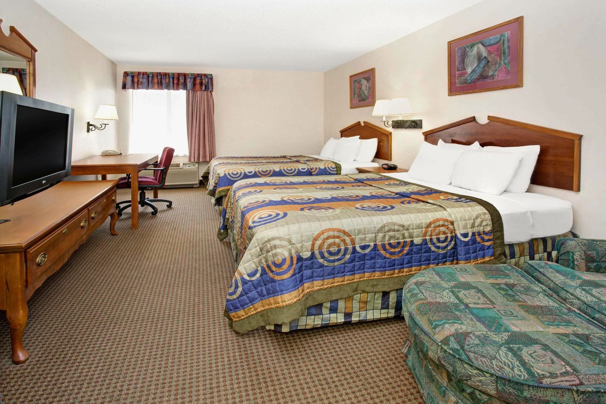 Days & By Wyndham International Airport Hotel 2*