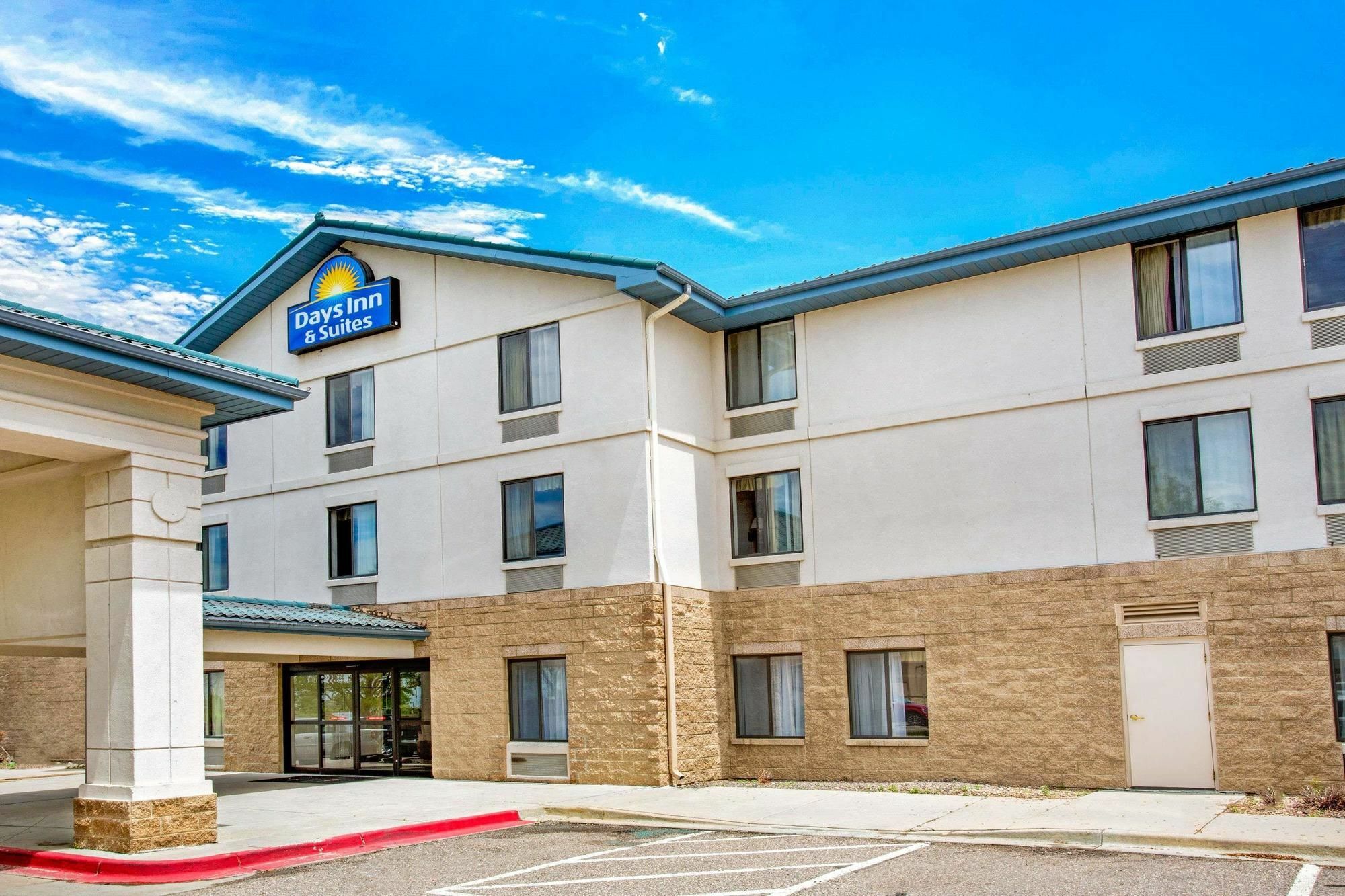 Hotel Days & By Wyndham International Airport 2*