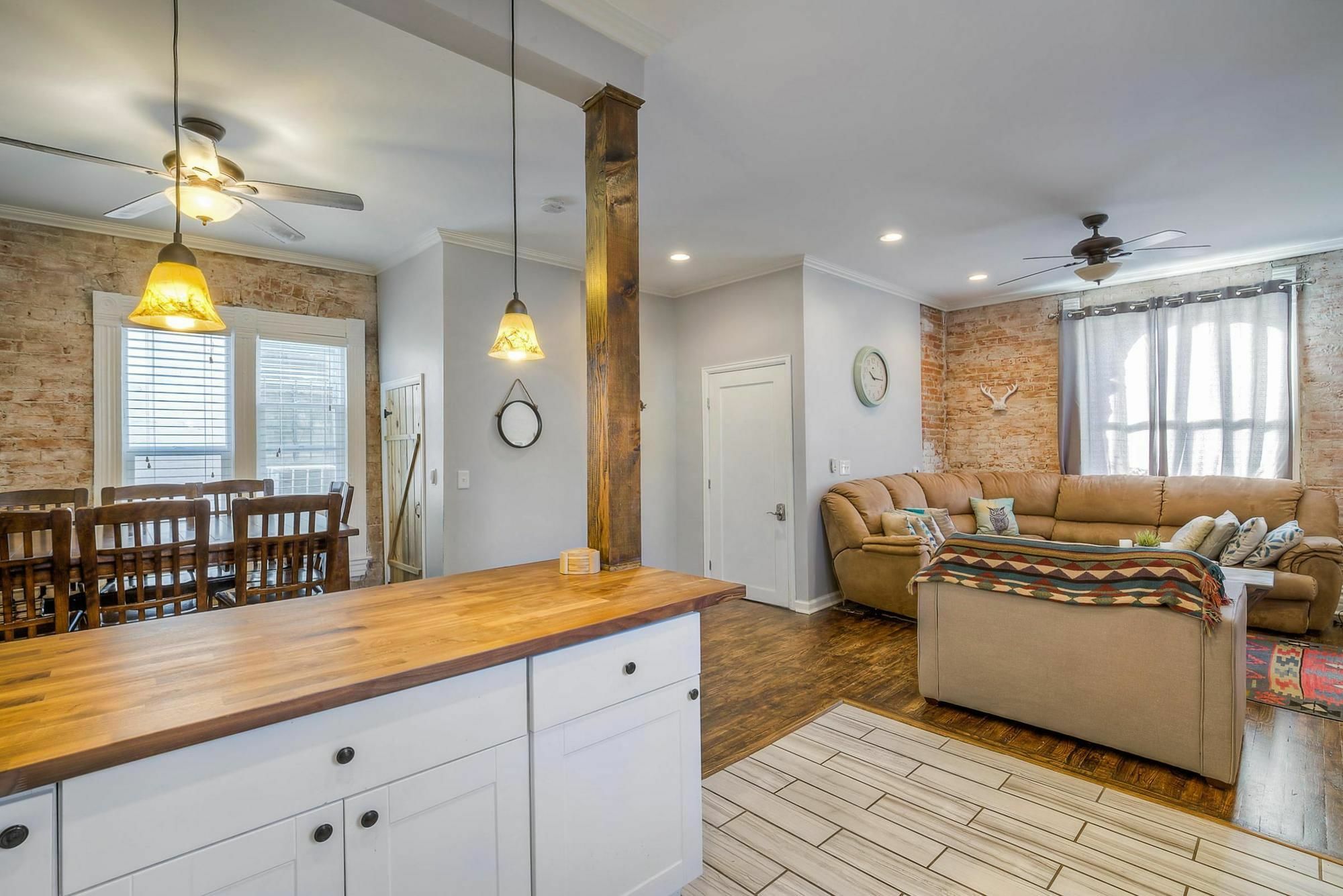 Huge Remodeled Downtown Sleeps 16! * Denver