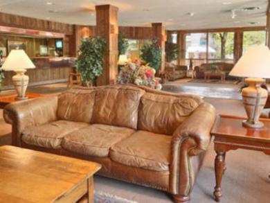 Hotel Ramada By Wyndham Downtown 3*
