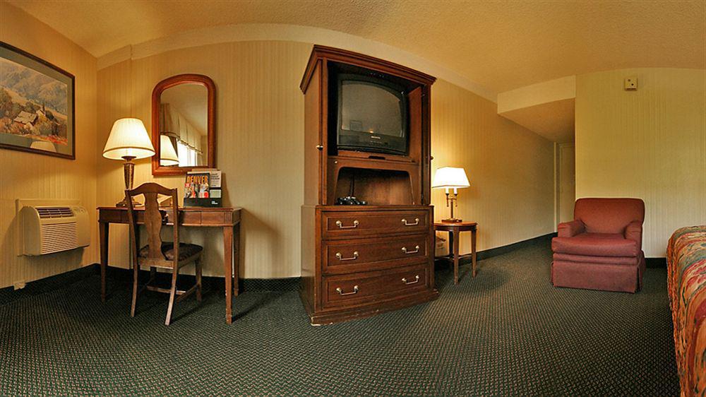 Ramada By Wyndham Downtown Hotel Denver