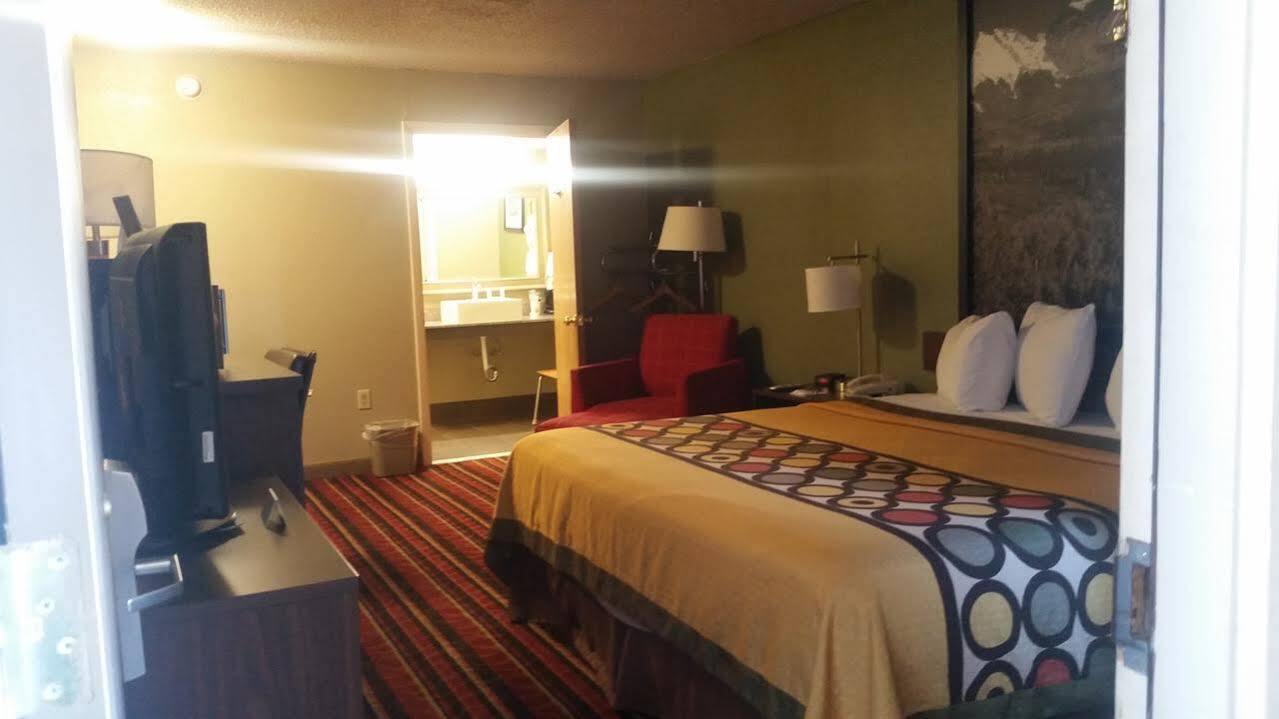 Super 8 By Wyndham Denver