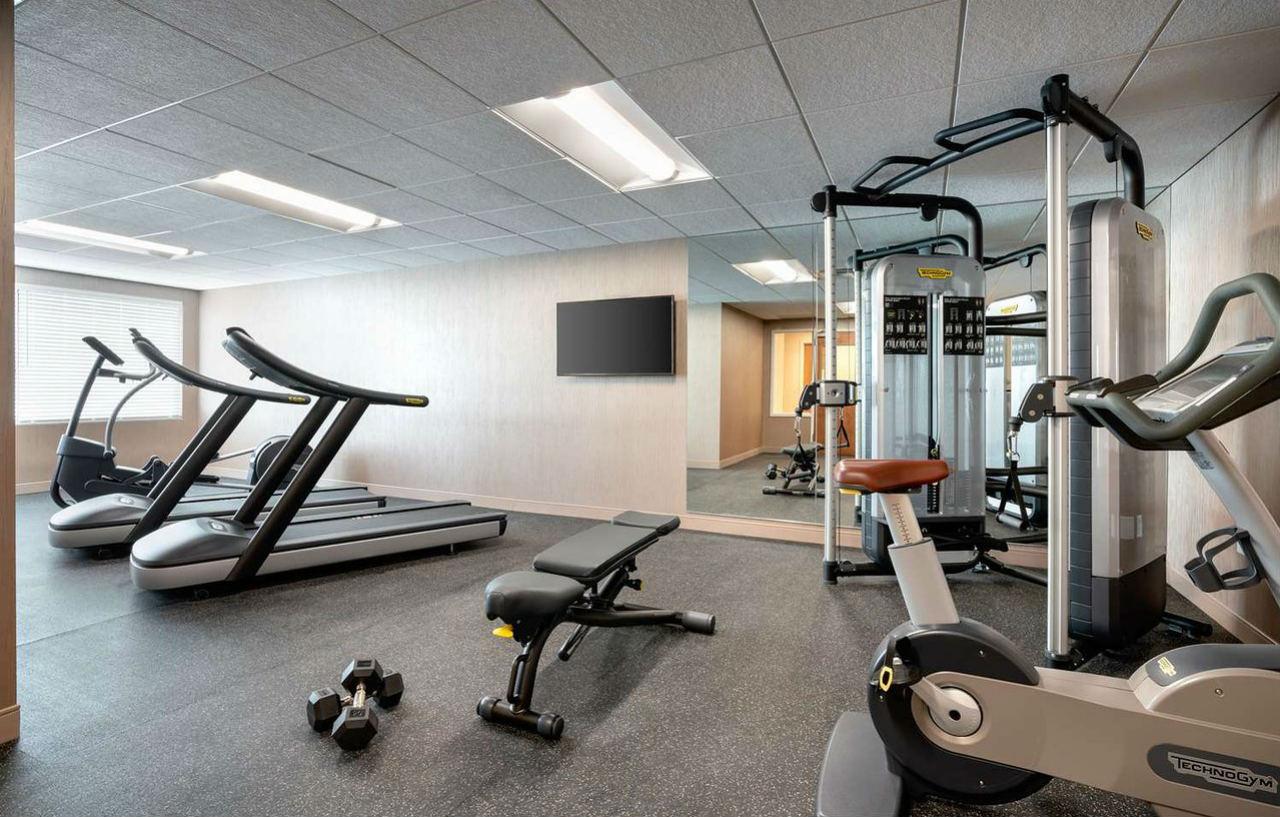 Days & By Wyndham International Airport Hotel Denver