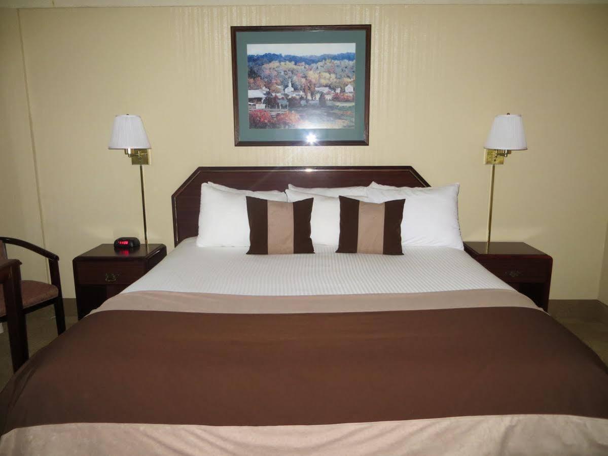 Hotel Ramada By Wyndham Downtown