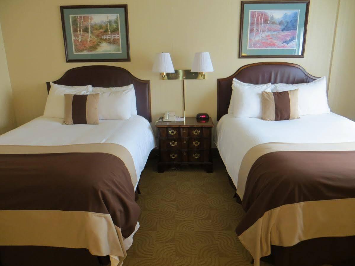 Hotel Ramada By Wyndham Downtown 3*