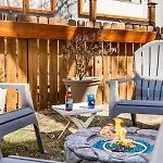 Hot Tub Firepit Pool Table Patio Cozy Downtown Denver