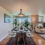Denver Dream House - Stunning Lake, Mountain & Golf Views With Luxury Amenities - Spa, Table-Tennis, Jacuzzi, Media Center, Loft